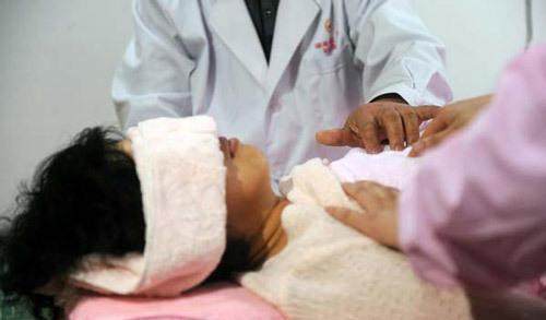 產(chǎn)婦做催乳服務(wù)3小時(shí), 離開時(shí)被索要25700元